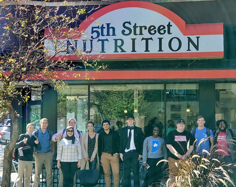 FIN439 students at 5th Street Nutrition