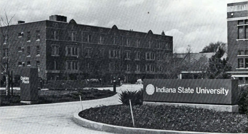 Oakley Plaza, 1984