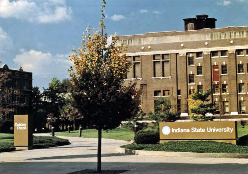 Oakley Plaza, 1987