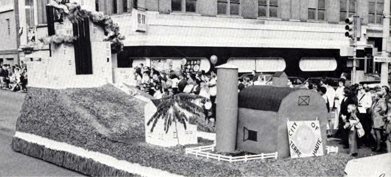 Delta Sigma Pi, Delta Tau chapter, 1972 Homecoming Float