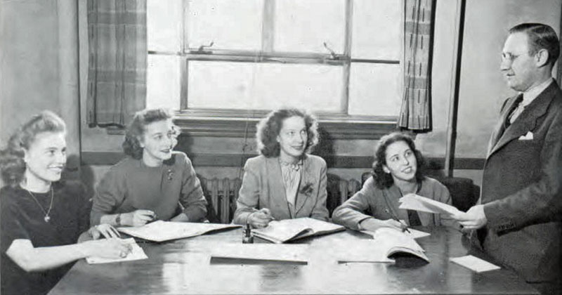 Pi Omega Pi, Chi Chapter, 1946